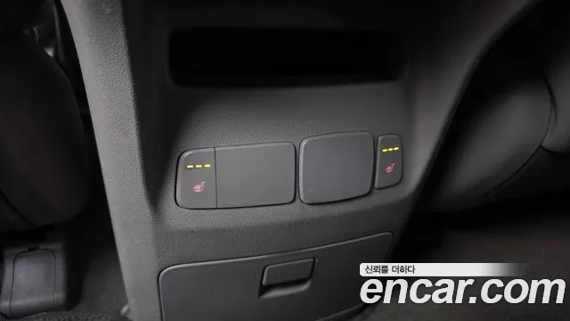 Kia Carnival 2015 thumb 2