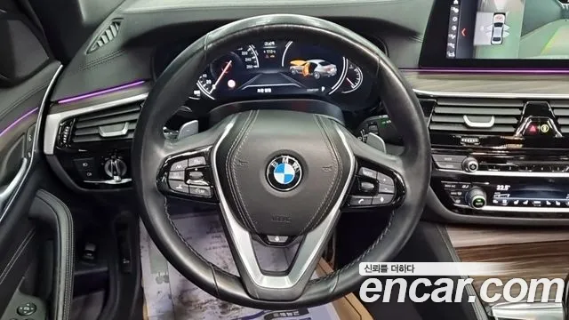 BMW 5 серии 2018 thumb 10