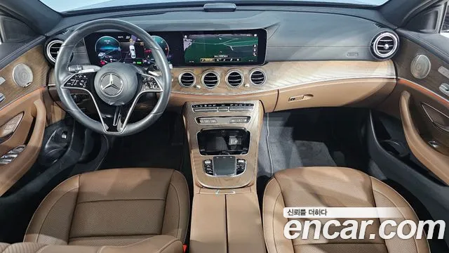 Mercedes-Benz E-Class 2023 thumb 7