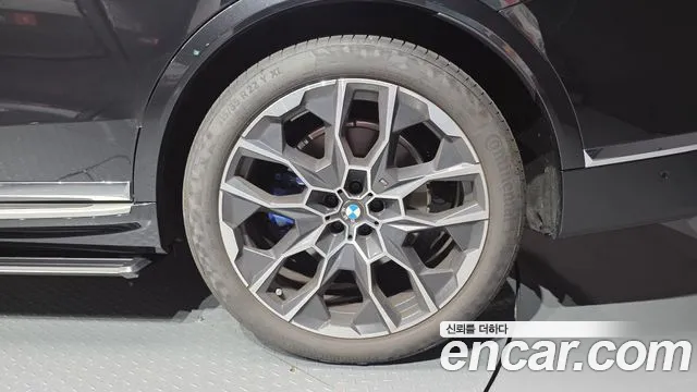 BMW X7 2024 thumb 5