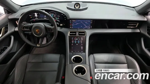 Porsche Taycan 2021 thumb 11