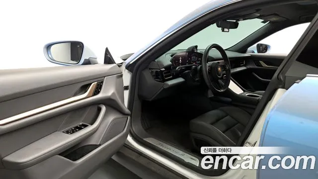 Porsche Taycan 2021 thumb 6