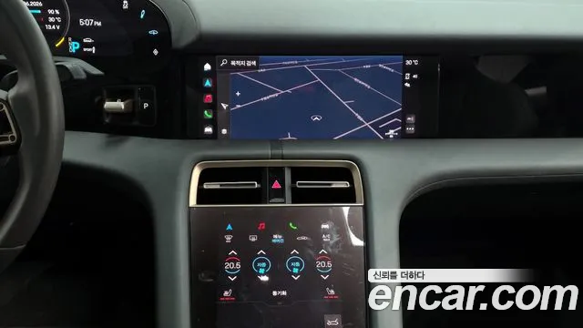 Porsche Taycan 2021 thumb 9