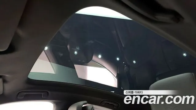 Porsche Taycan 2021 thumb 3