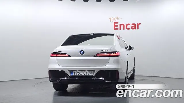 BMW 7 серии 2025 thumb 8