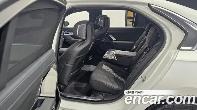BMW 7 серии 2025 thumb 6