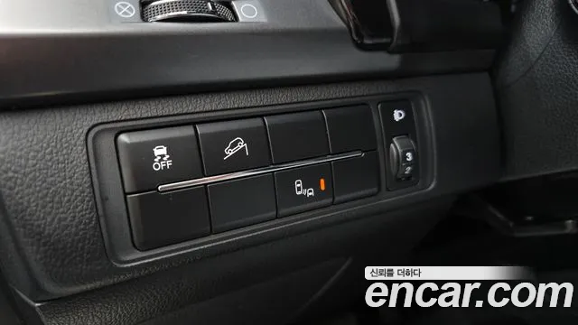 KGM Rexton 2021 thumb 4