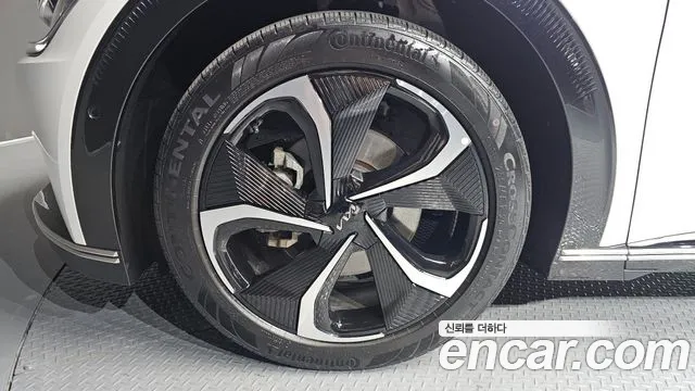 Kia EV6 2023 thumb 2