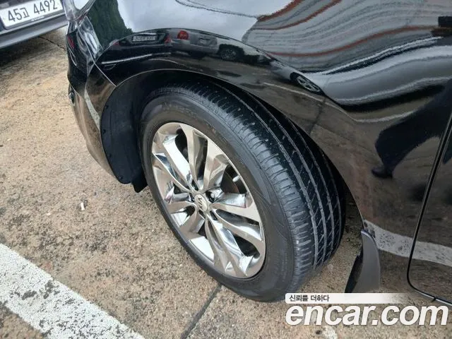 Kia Carnival 2016 thumb 5