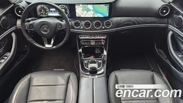Mercedes-Benz E-Class 2016 thumb 8