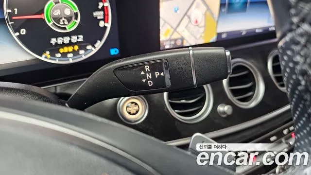 Mercedes-Benz E-Class 2016 thumb 2