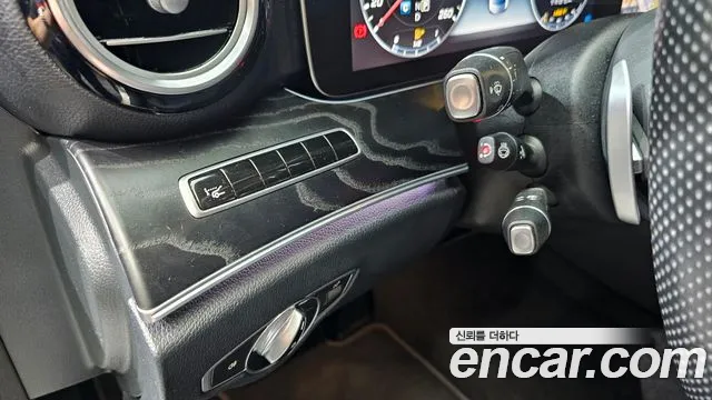 Mercedes-Benz E-Class 2016 thumb 5