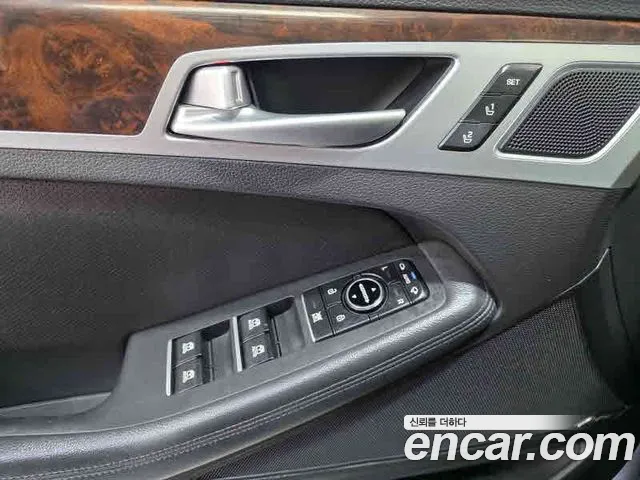 Hyundai Genesis 2014 thumb 3