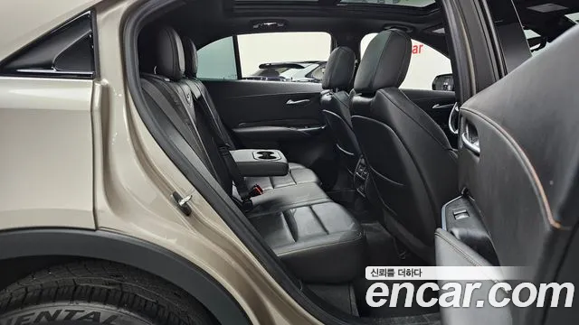 Cadillac XT4 2023 thumb 5