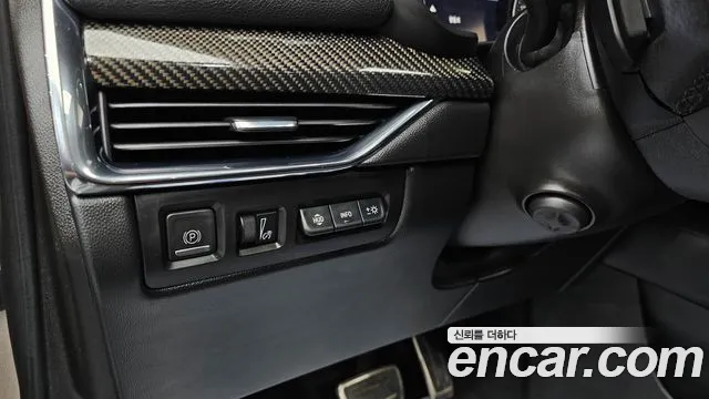 Cadillac XT4 2023 thumb 6