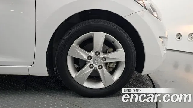Hyundai Avante 2012 thumb 4