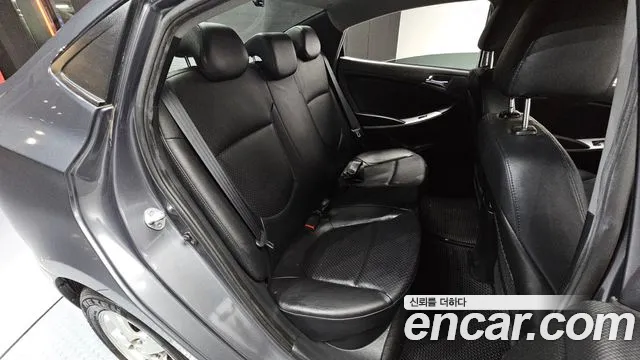 Hyundai Accent 2011 thumb 8