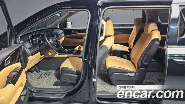 Kia Carnival 2021 thumb 2