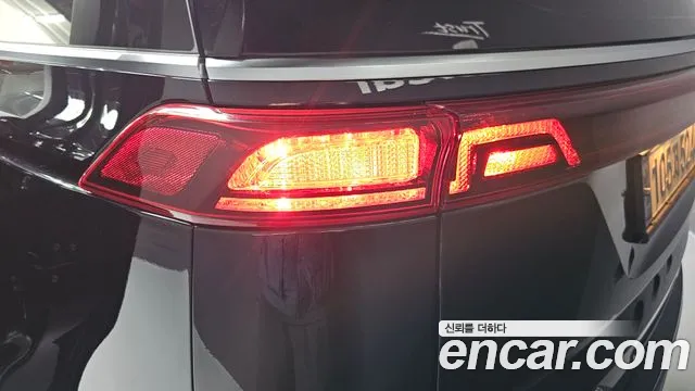 Kia Carnival 2021 thumb 11