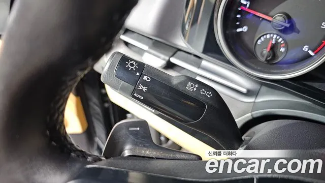 Kia Carnival 2021 thumb 8