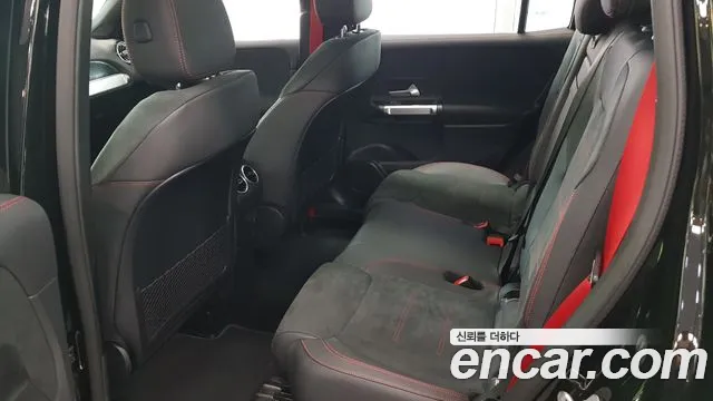 Mercedes-Benz GLB 2025 thumb 4