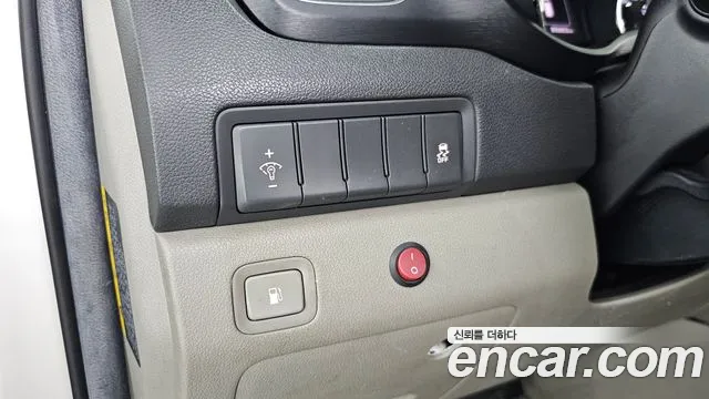 Kia Carnival 2015 thumb 5