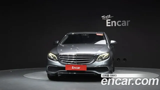 Mercedes-Benz E-Class 2017 thumb 4
