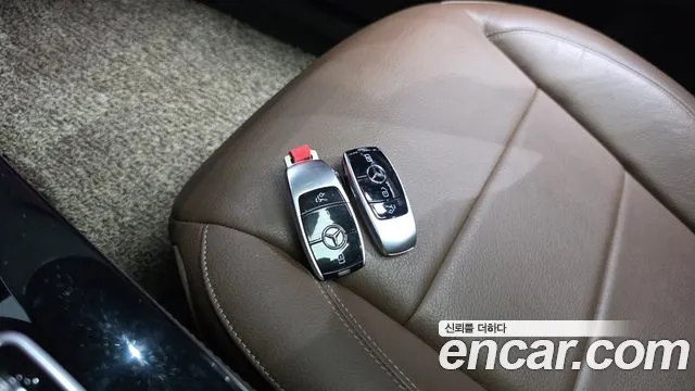 Mercedes-Benz E-Class 2017 thumb 9