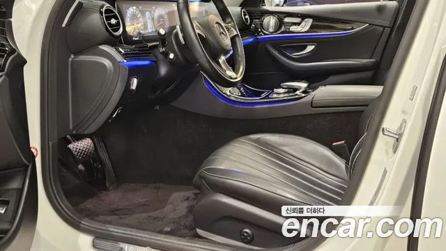 Mercedes-Benz E-Class 2018 thumb 4
