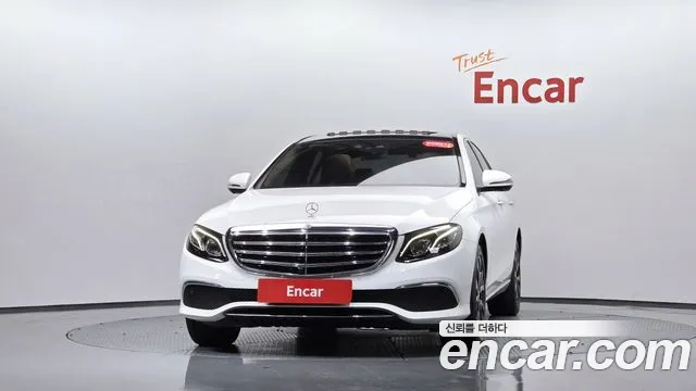 Mercedes-Benz E-Class 2018 thumb 3