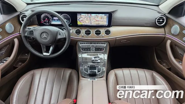 Mercedes-Benz E-Class 2018 thumb 7