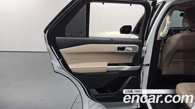 Ford Explorer 2021 thumb 7