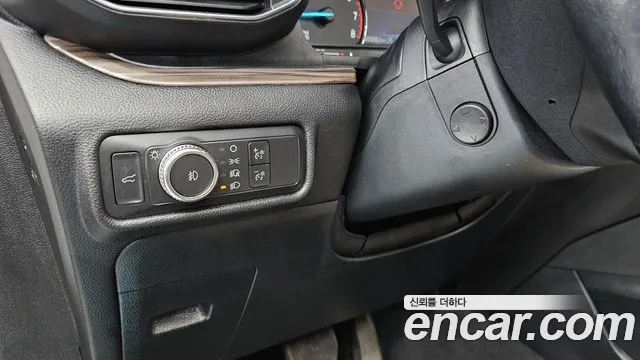 Ford Explorer 2021 thumb 10