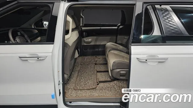 Kia Carnival 2024 thumb 2