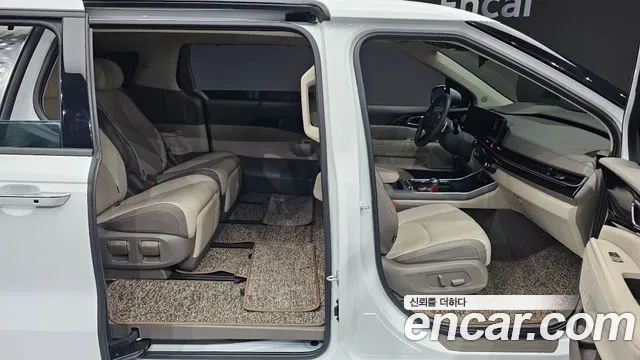 Kia Carnival 2024 thumb 4