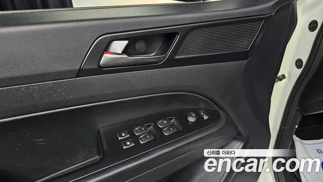KGM Rexton 2019 thumb 10