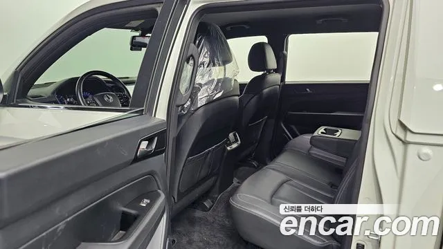 KGM Rexton 2019 thumb 2