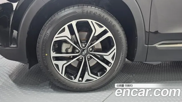 Hyundai Santa Fe 2018 thumb 2