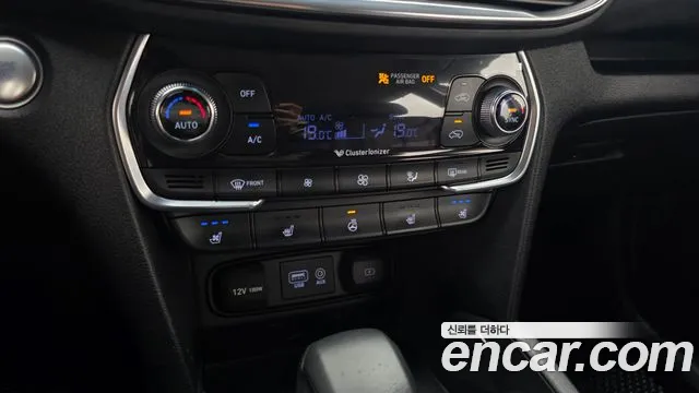 Hyundai Santa Fe 2018 thumb 9