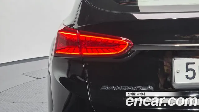 Hyundai Santa Fe 2018 thumb 3