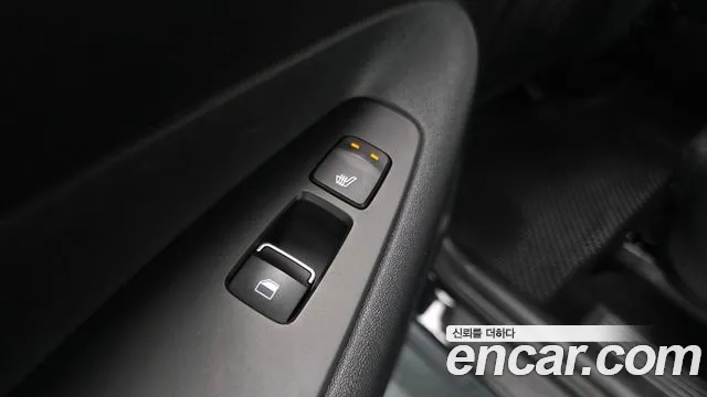 Hyundai Santa Fe 2018 thumb 8