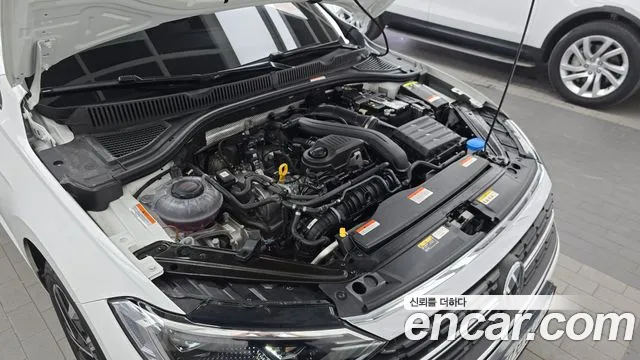 Volkswagen Jetta 2023 thumb 2