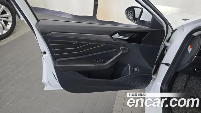 Volkswagen Jetta 2023 thumb 7