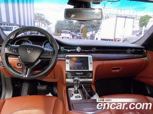 Maserati Quattroporte 2015 thumb 4