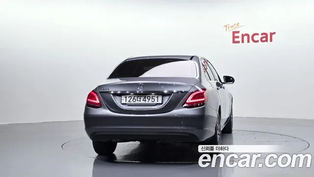 Mercedes-Benz C-Class 2019 thumb 6