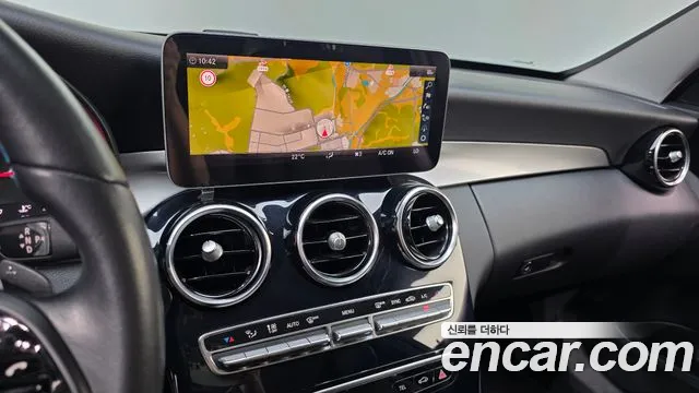 Mercedes-Benz C-Class 2019 thumb 7