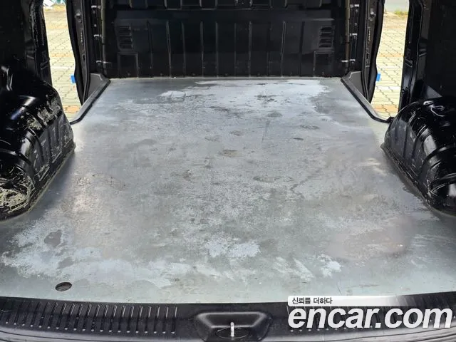 Hyundai Staria 2019 thumb 12
