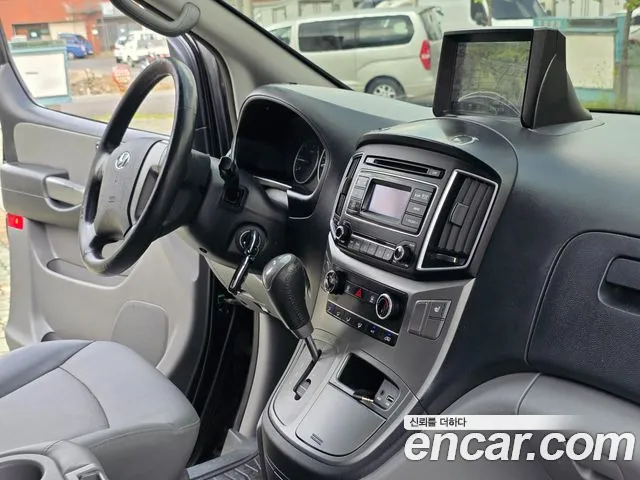 Hyundai Staria 2019 thumb 4