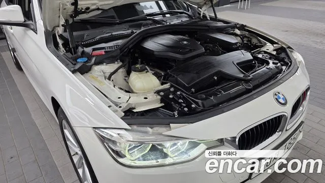 BMW 3 серии 2018 thumb 6