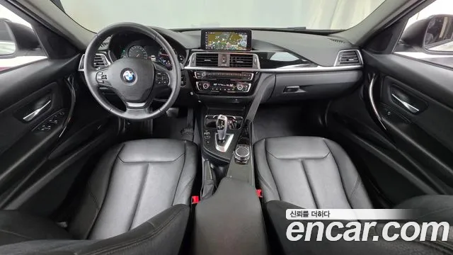 BMW 3 серии 2018 thumb 5